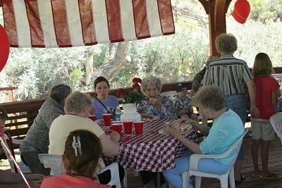 Senior Lunch 7539